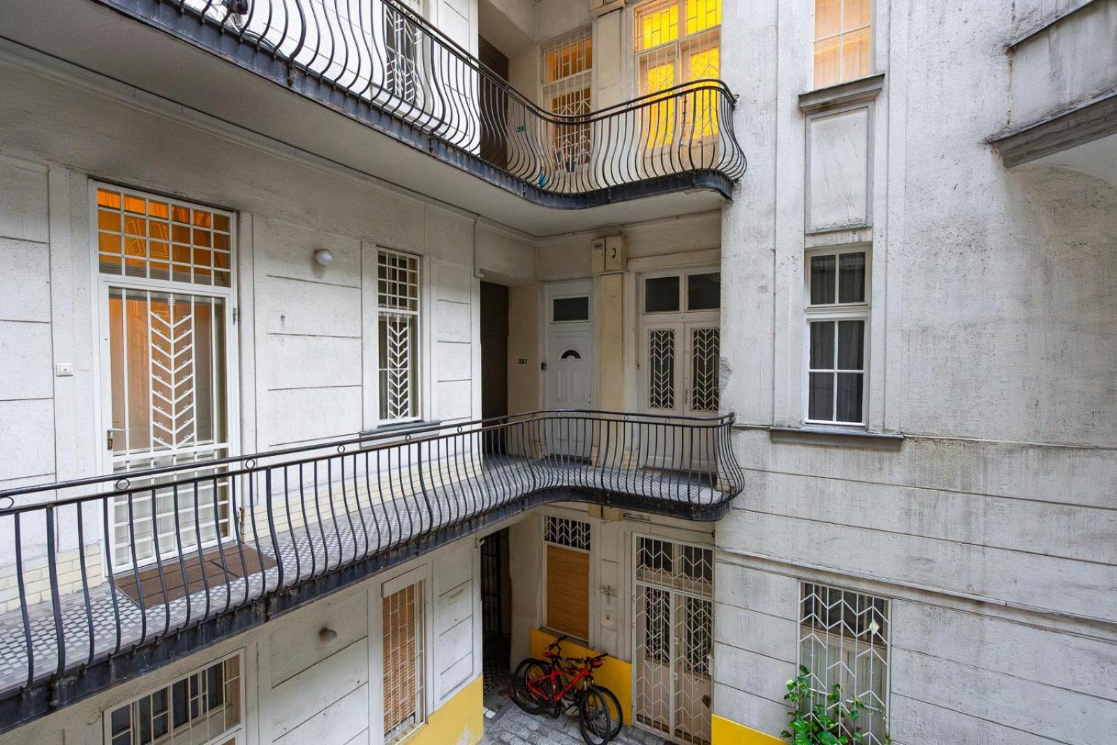 Apartment Little Hideaway Right Next Margaret Island Budapest